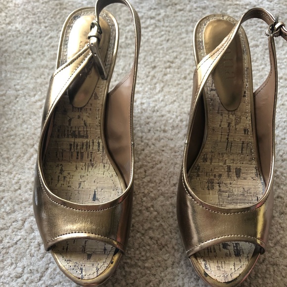 Bronze wedge sandals in Size 8.5 - Picture 2 of 8